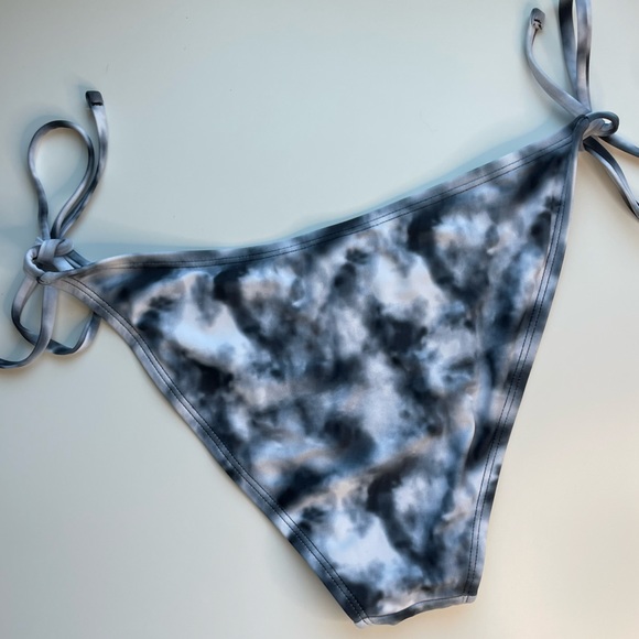 Fashion Nova Maui Mix and Match Tie Bikini Bottom🌟 - Picture 4 of 8